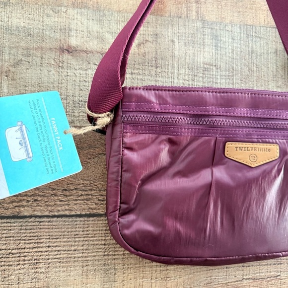 *NWT* TwelveLittle Fanny Pack/Mini Diaper Bag~Wine - Picture 4 of 10